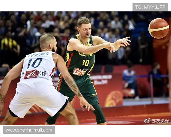 南京篮球队在世界杯积分榜上以63分稳居第一名展现强劲实力