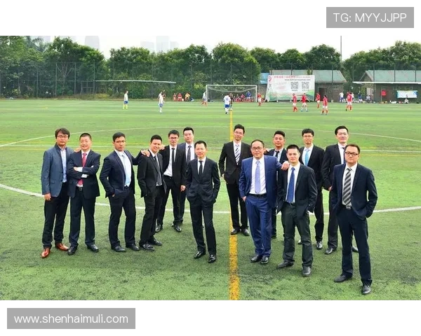 赛后分析：广州足球队与重庆足球队的团队协作表现与战术探讨