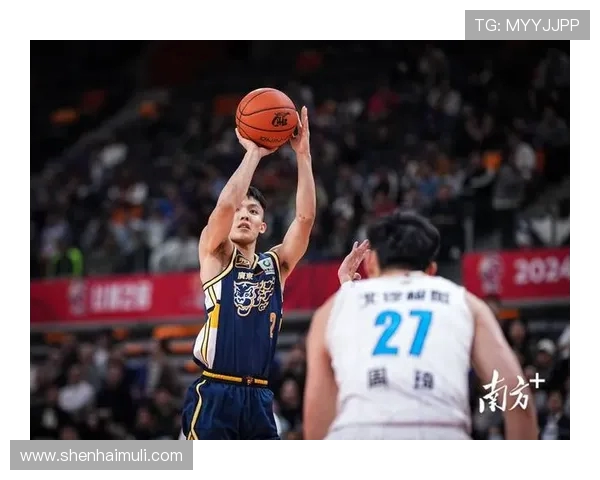 2013年CBA季后赛北京队对决广东队的精彩瞬间与赛后分析