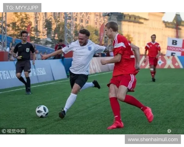 香港与泰国友谊赛激战正酣球迷期待精彩对决与激情时刻 香港与泰国友谊赛激战正酣球迷期待精彩对决与激情时刻