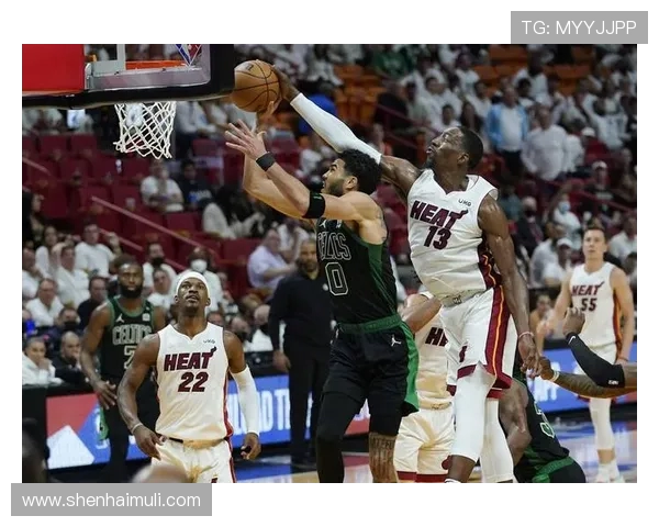 骑士队与波士顿凯尔特人激战正酣谁能在季后赛中笑到最后