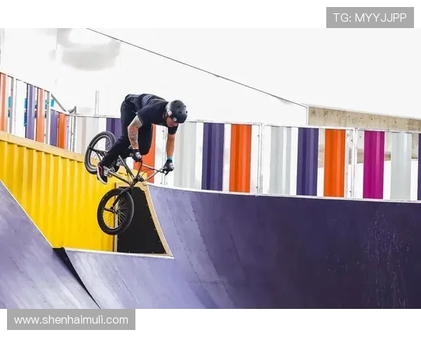 上海极限运动队耐力争议引发热议运动员训练与健康的平衡探讨 上海极限运动队耐力争议引发热议运动员训练与健康的平衡探讨