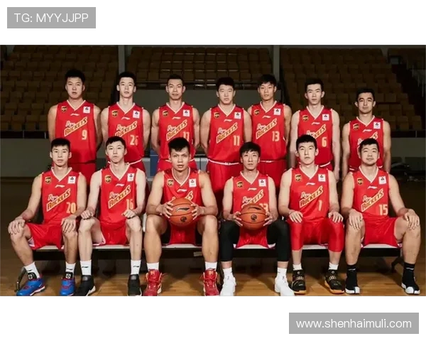 南京篮球队状态变革引发热议球迷期待新赛季的辉煌表现与挑战